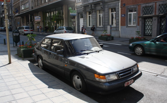 SAAB 900